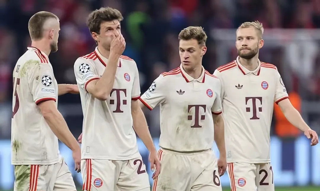 拜仁主帅承认战术调整错误,球队需重组阵容 拜仁主帅承认战术调整错误,球队需重组阵容