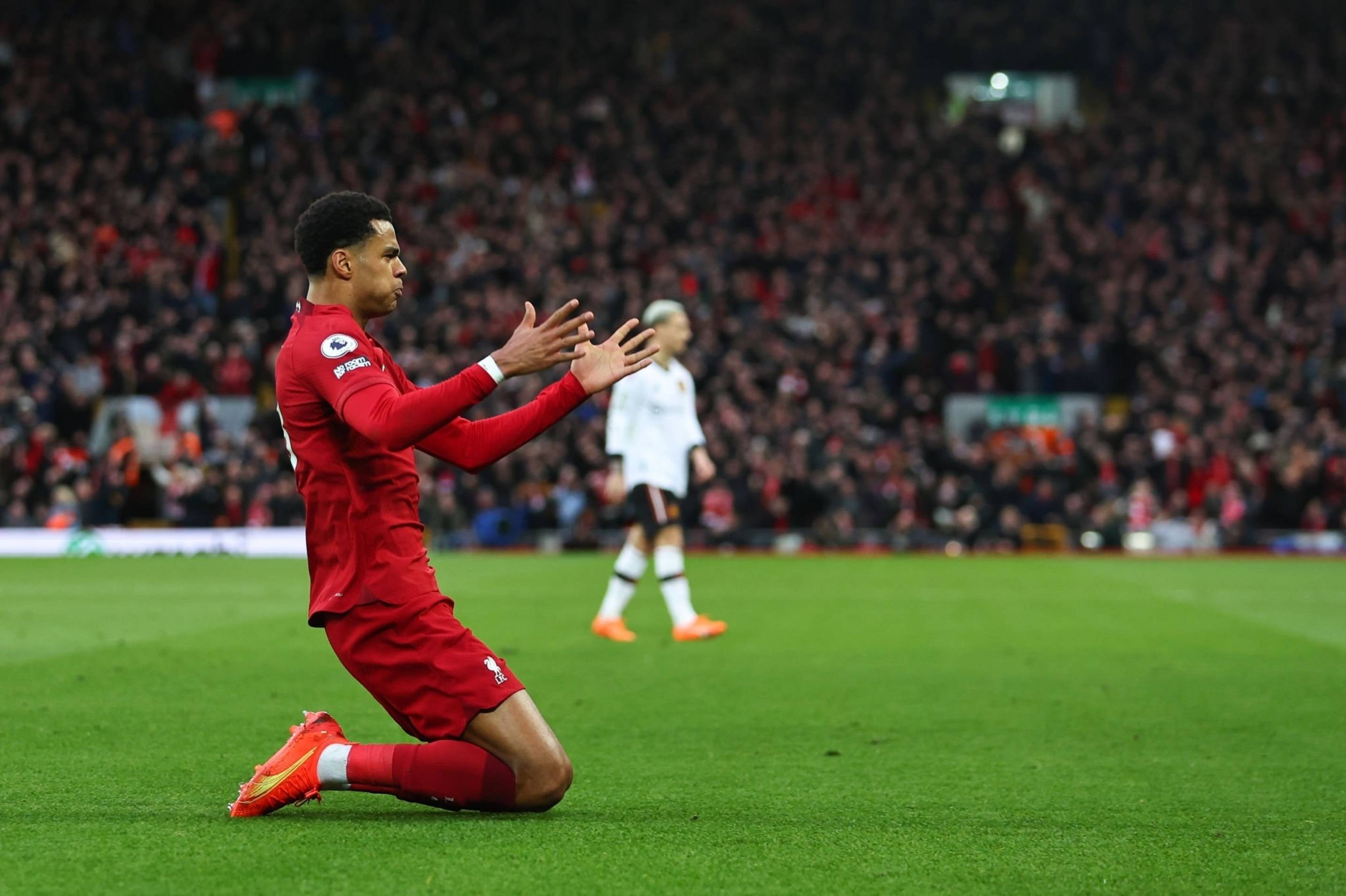 拜仁主帅承认战术调整错误,球队需重组阵容 拜仁主帅承认战术调整错误,球队需重组阵容