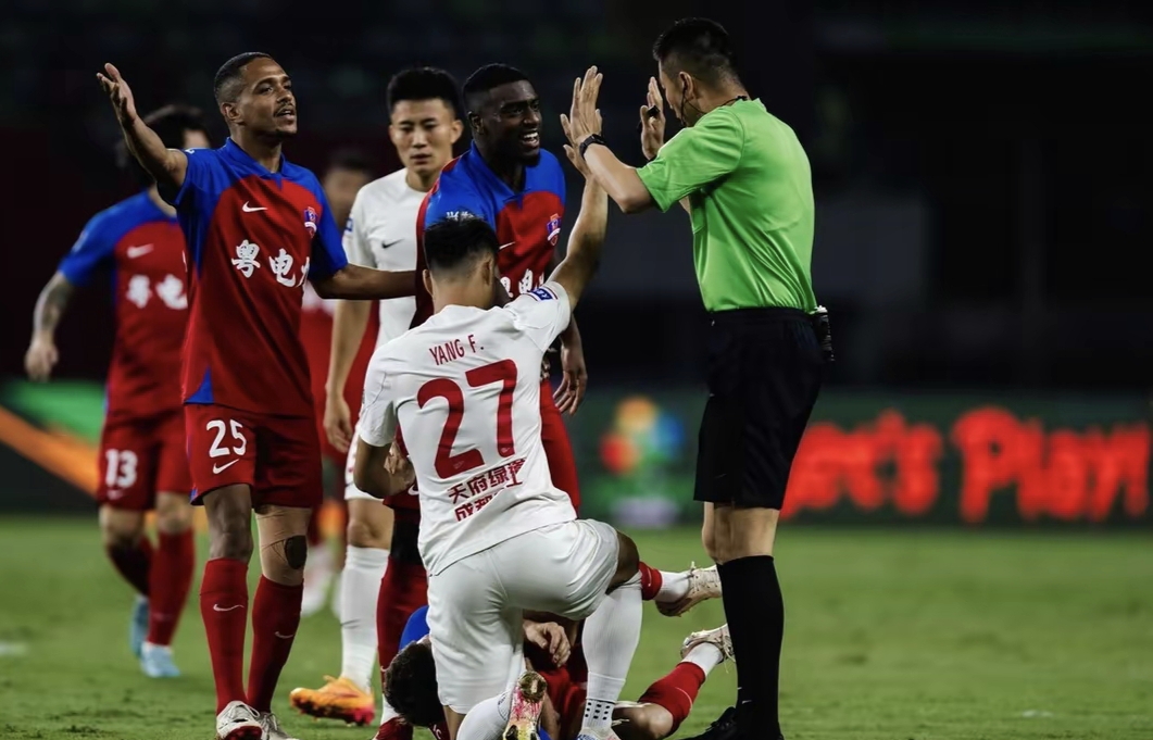 爆发群殴事件，CBA联赛再次风波不断