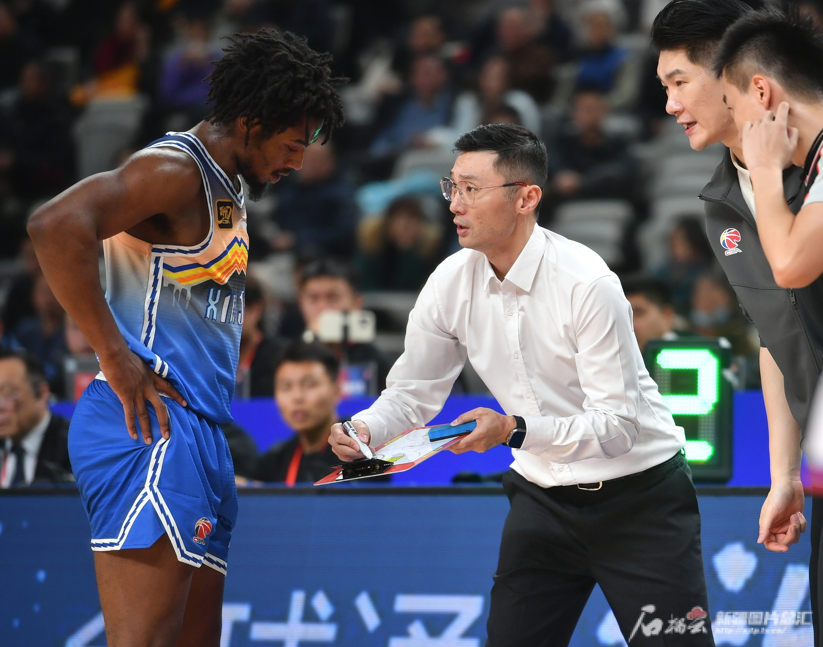 新疆男篮再次击败对手,完美表现 新疆男篮再次击败对手,完美表现