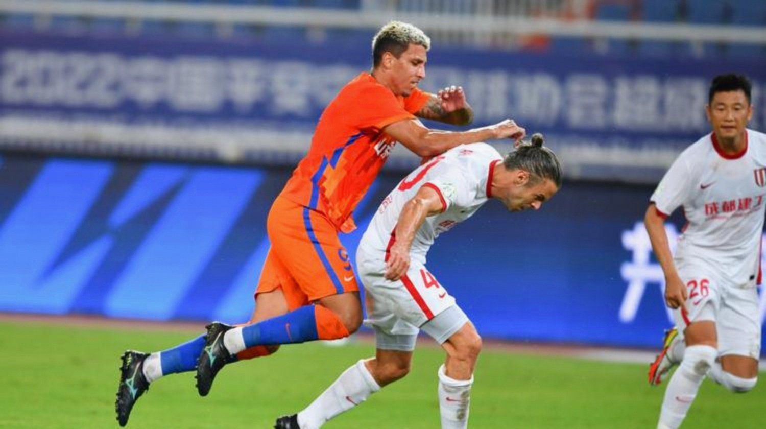 上港客场绝平富力，取得一分的简单介绍