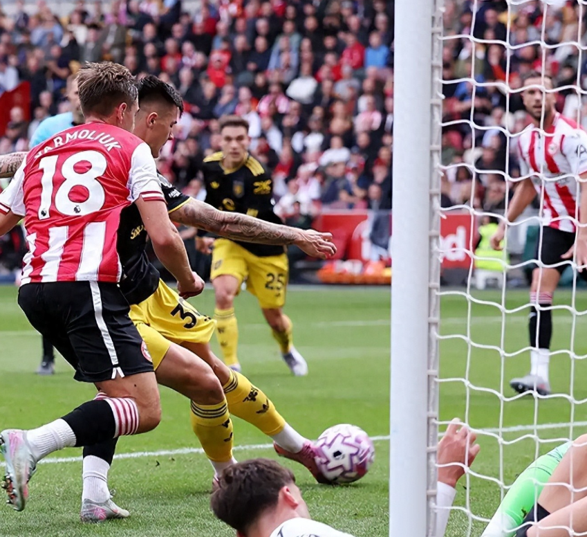 包含马德里竞技力克曼联，夺得关键胜利的词条