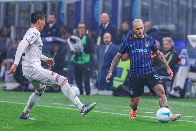 包含乌迪内斯客场逼平对手，表现坚挺的词条