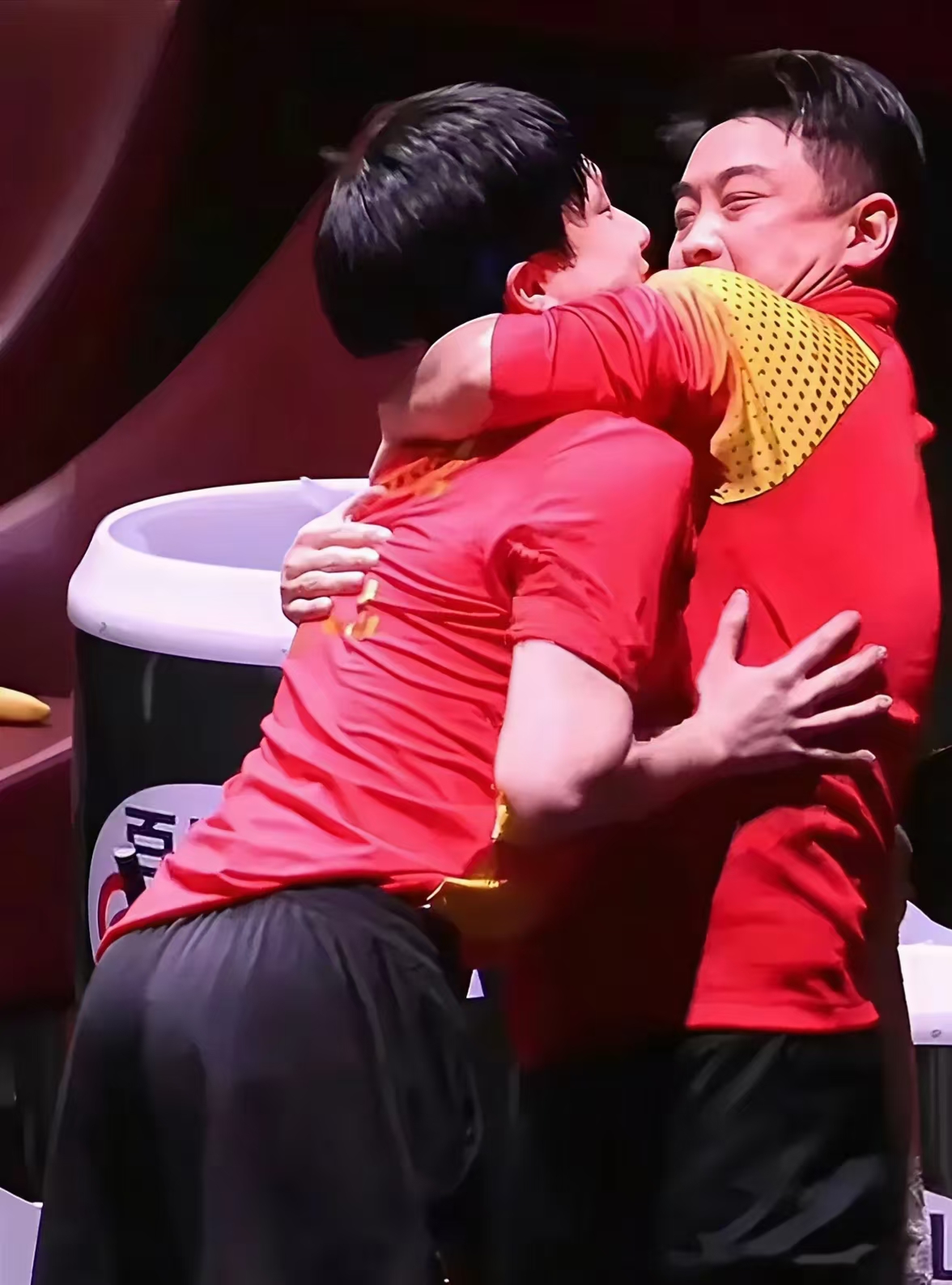 法国队碾压瑞典队，王皓刷新纪录