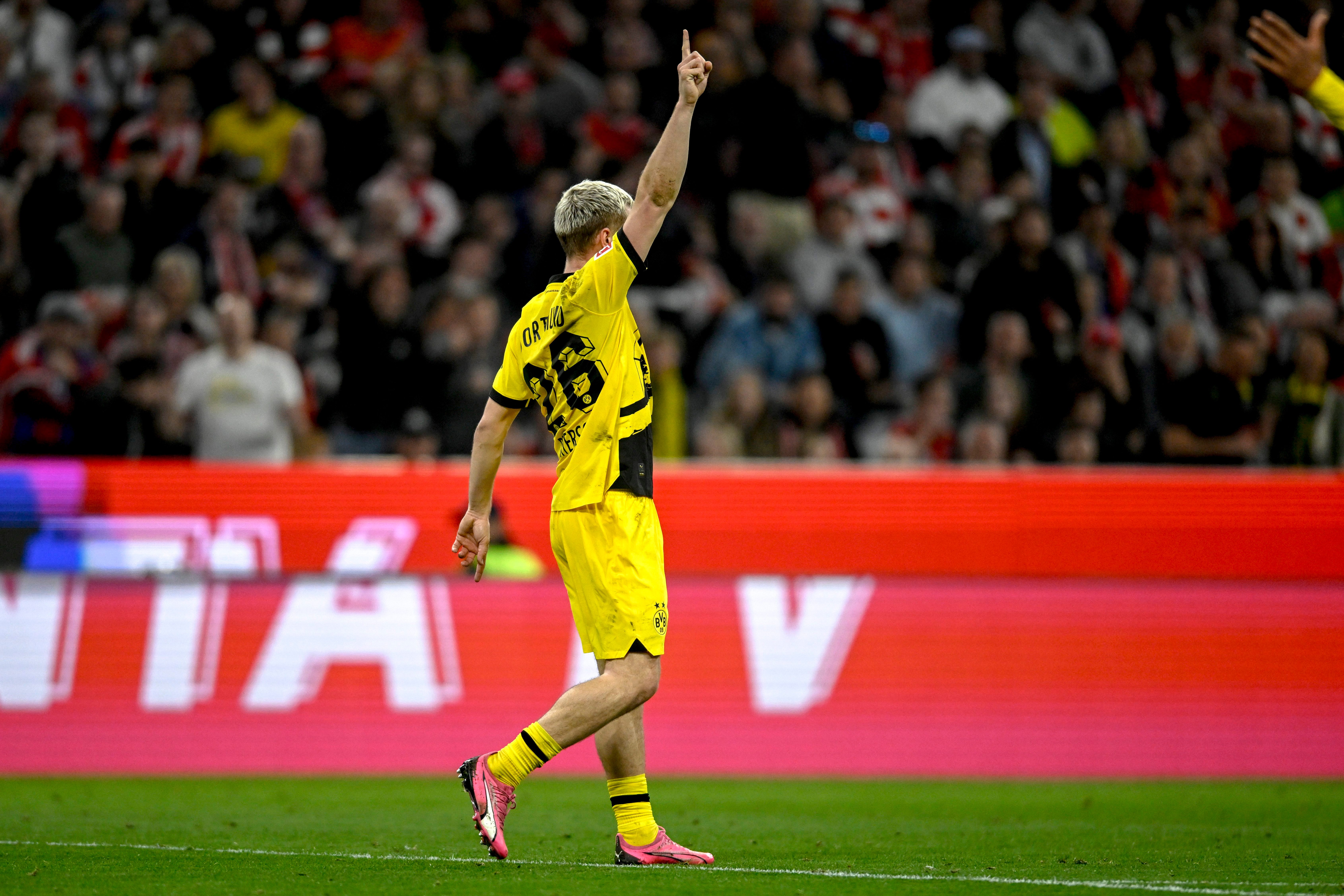 皇马横扫勒沃库森，萨拉赫状态火热的简单介绍