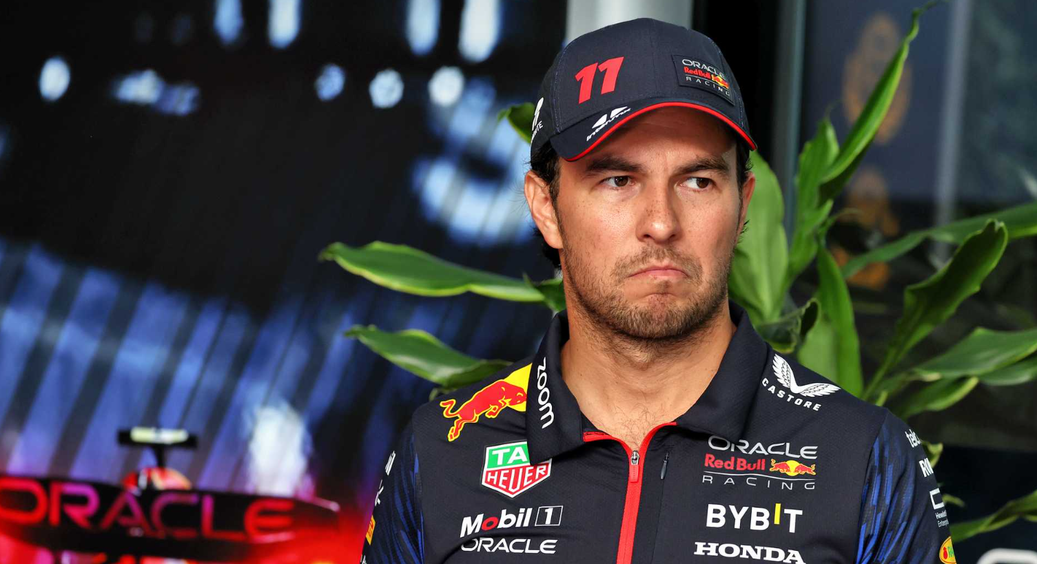 包含迈凯伦翻盘雷诺车队，佩雷兹点燃赛场的词条