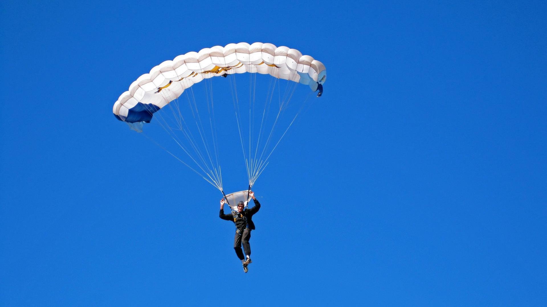 年度焦点之战之夜,特奥成为全场焦点