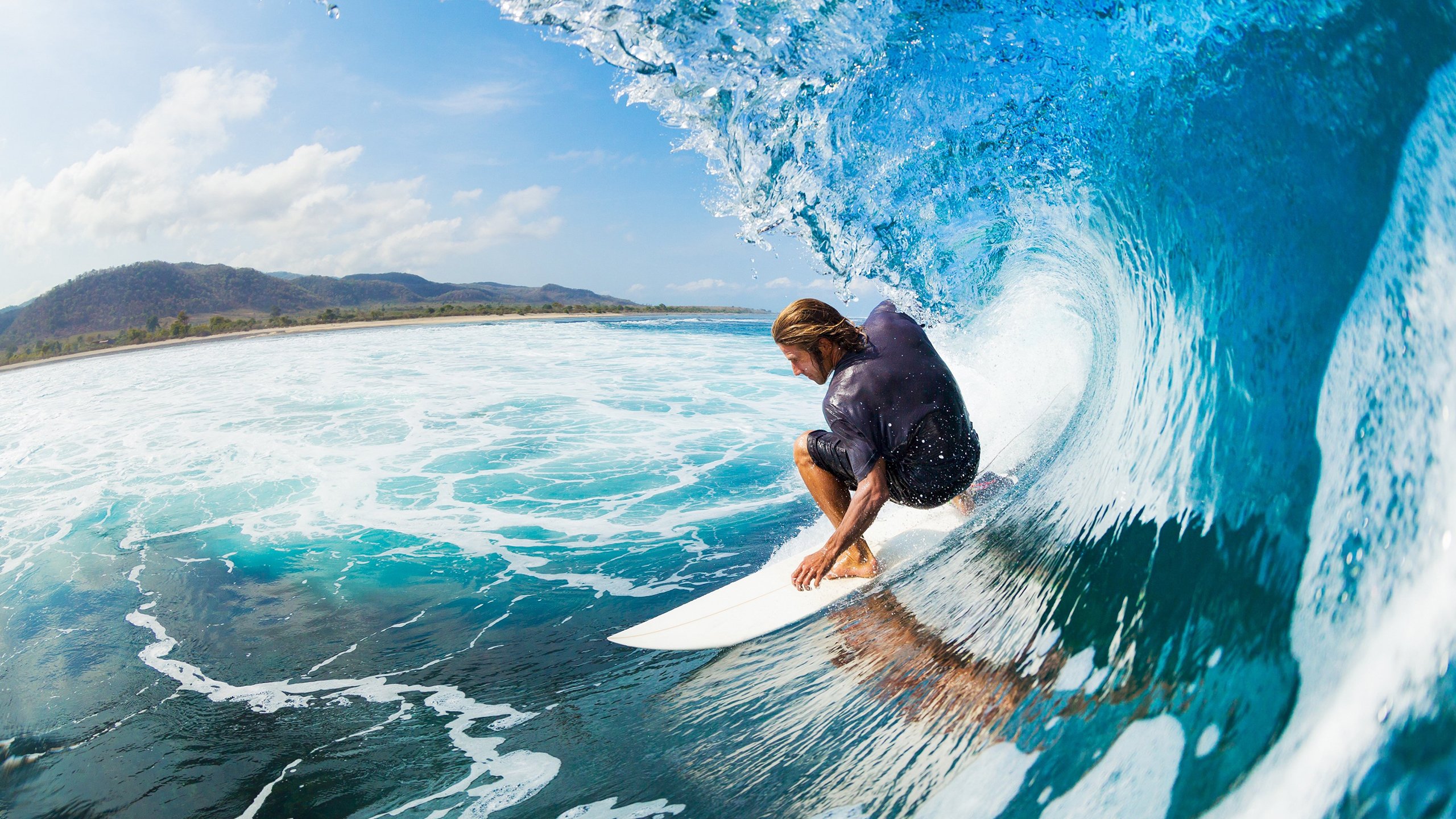 雄鹿对阵深圳队,字母哥关键进球定乾坤